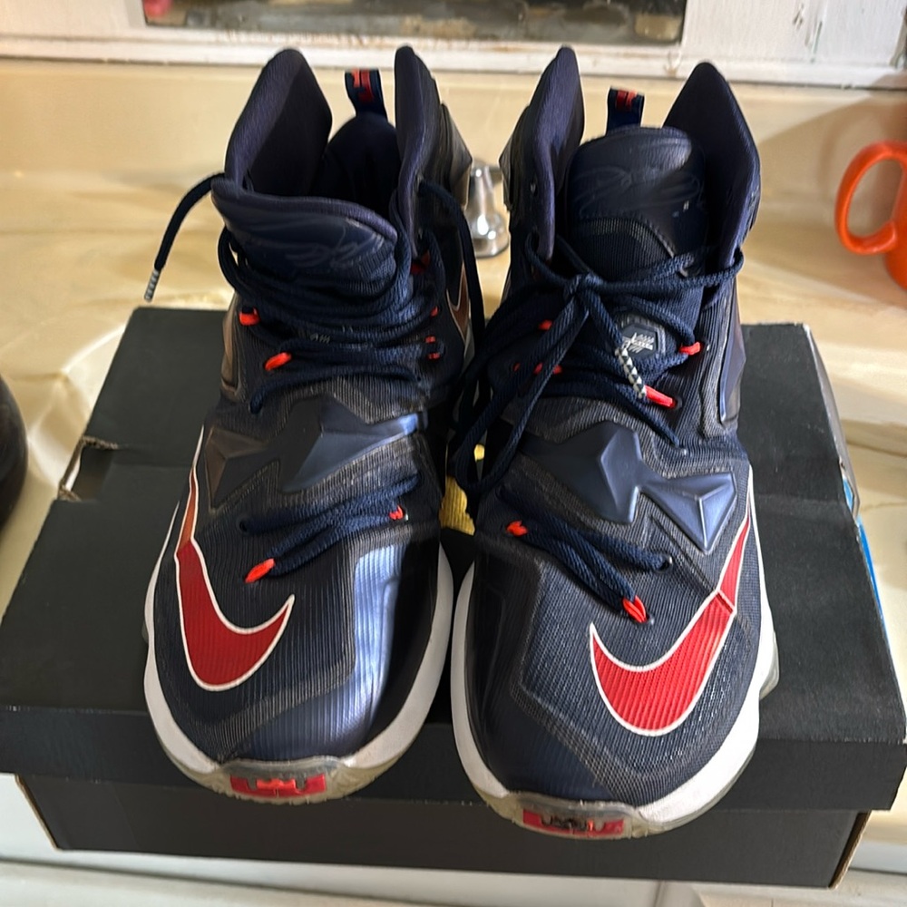 Nike Lebron 13 Midnight Navy Size 12 807219-461